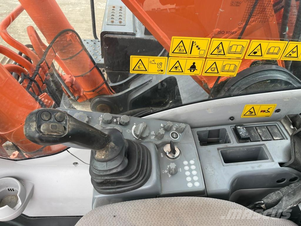 Hitachi ZX300LC-6 Rupsgraafmachines