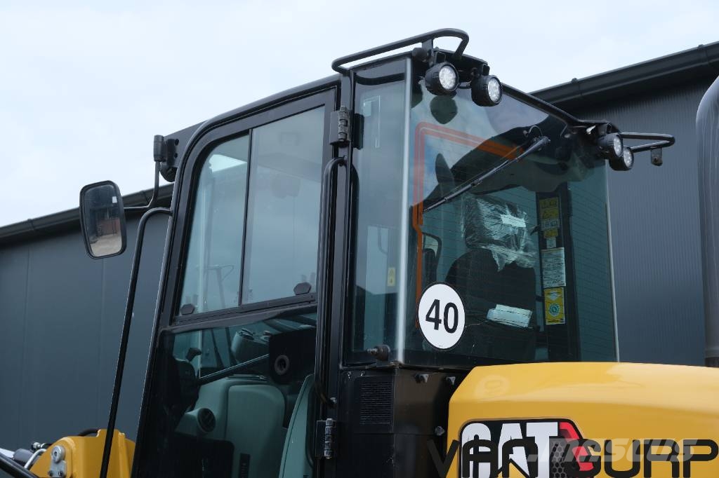 CAT 910 High Lift | 2023 | 40km/h | BSS | 38h Gumikerekes homlokrakodók