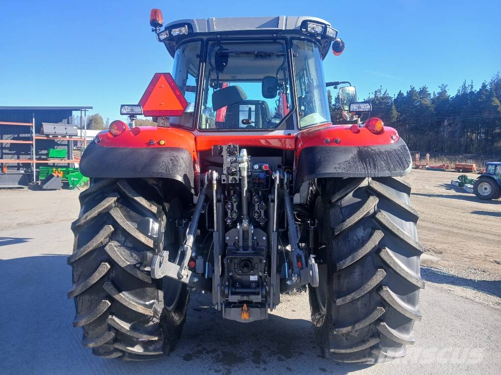 Massey Ferguson 6S180 Exclusive Traktory
