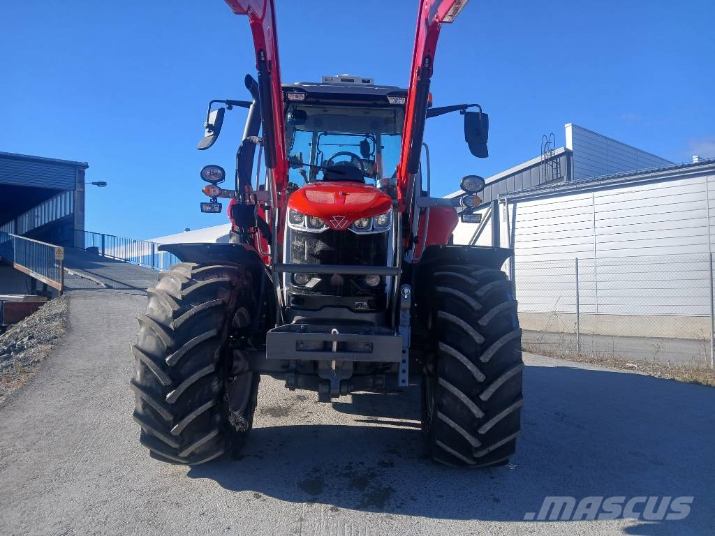Massey Ferguson 6S180 Exclusive Traktory