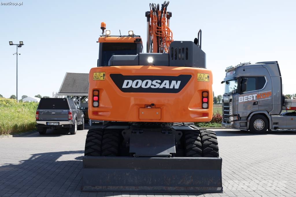 Doosan DX 165 W-5 Excavadoras de ruedas
