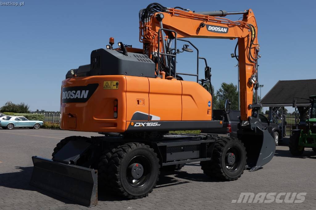 Doosan DX 165 W-5 Excavadoras de ruedas