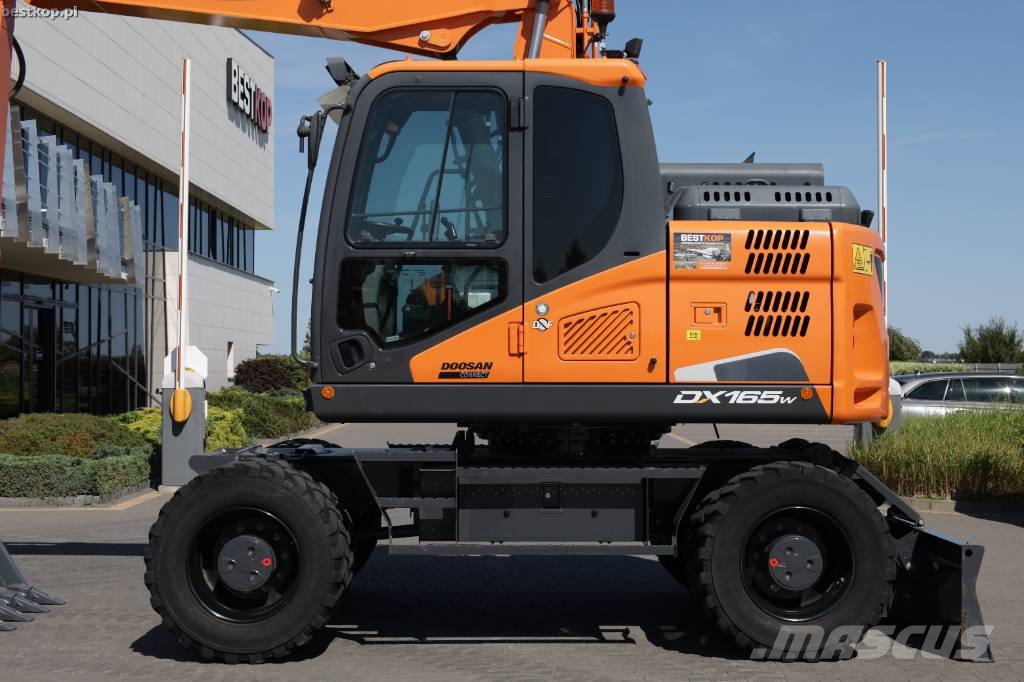 Doosan DX 165 W-5 Excavadoras de ruedas