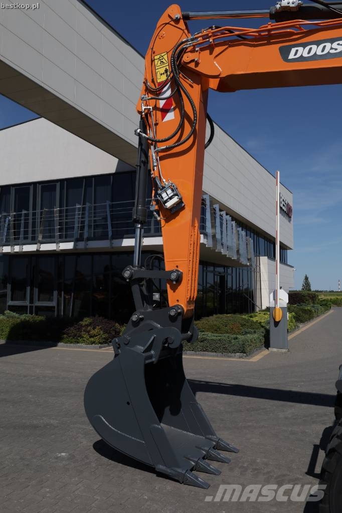 Doosan DX 165 W-5 Excavadoras de ruedas