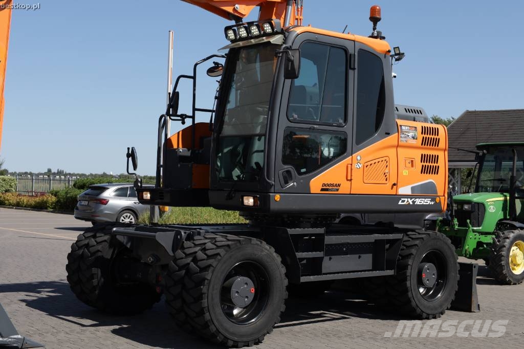 Doosan DX 165 W-5 Excavadoras de ruedas