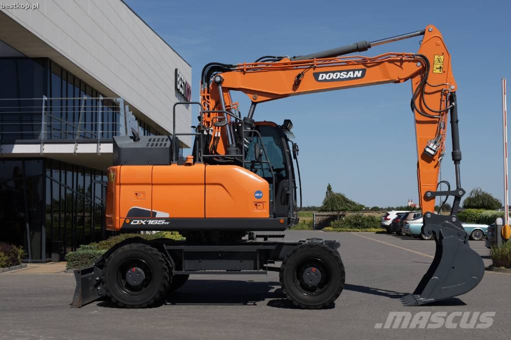 Doosan DX 165 W-5 Excavadoras de ruedas