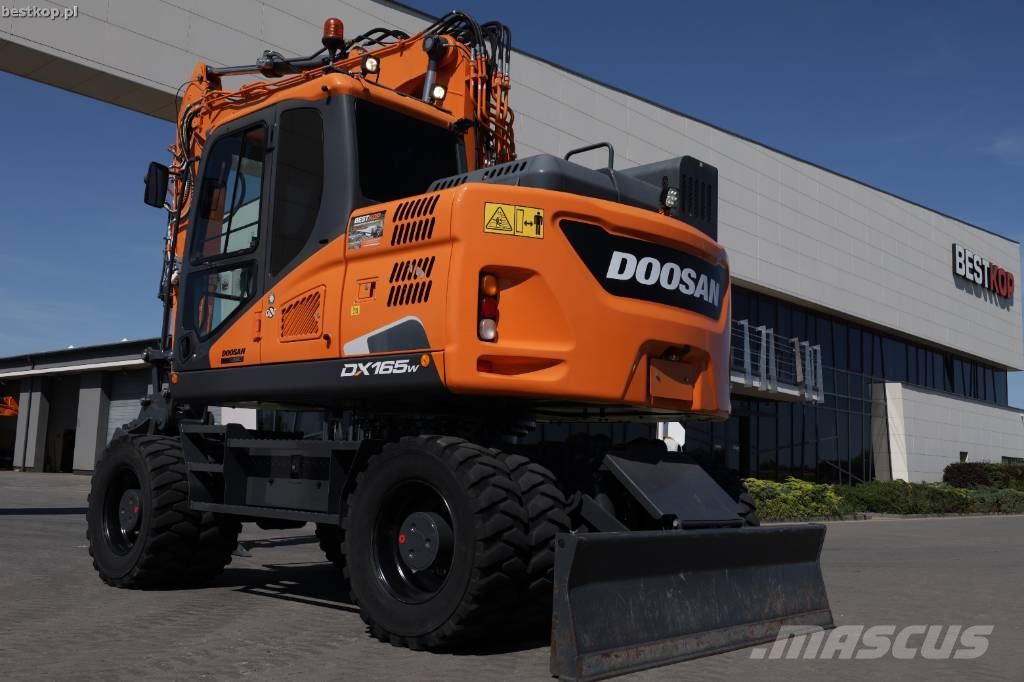 Doosan DX 165 W-5 Excavadoras de ruedas