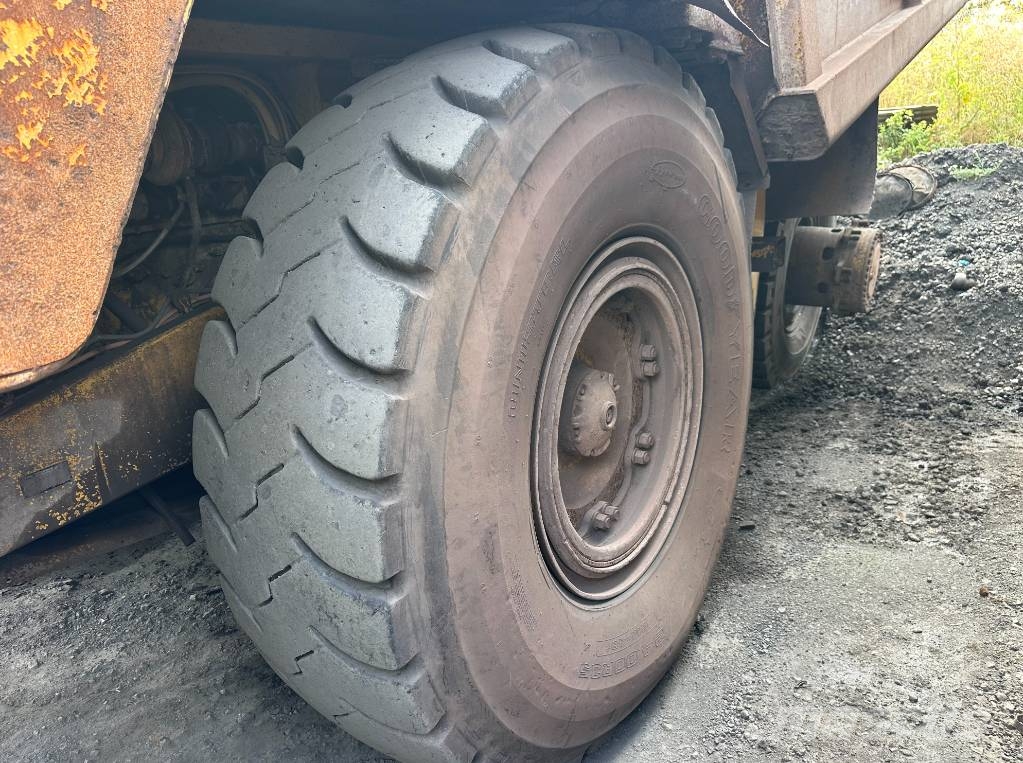 CAT 775 E Άκαμπτα Dumper με ανατρεπόμενο κάδο