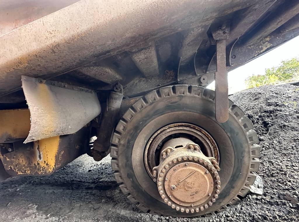 CAT 775 E Άκαμπτα Dumper με ανατρεπόμενο κάδο
