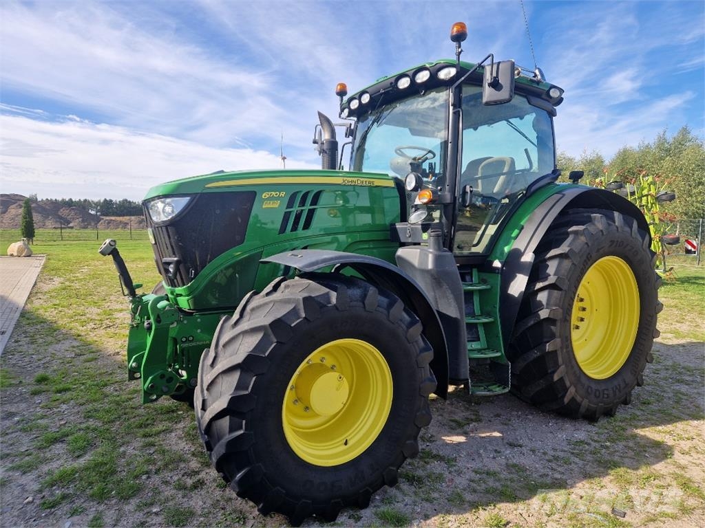 John Deere 6170R Tractoren