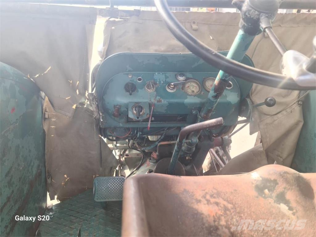 Hanomag R 324 SA Traktoriai
