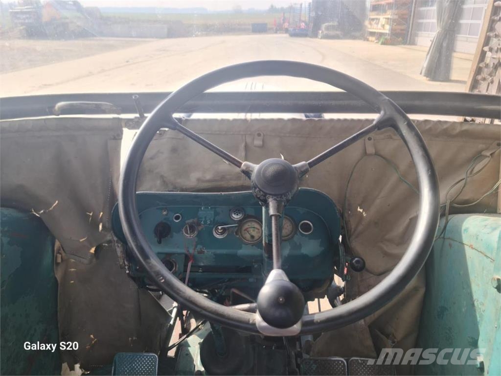 Hanomag R 324 SA Traktoriai