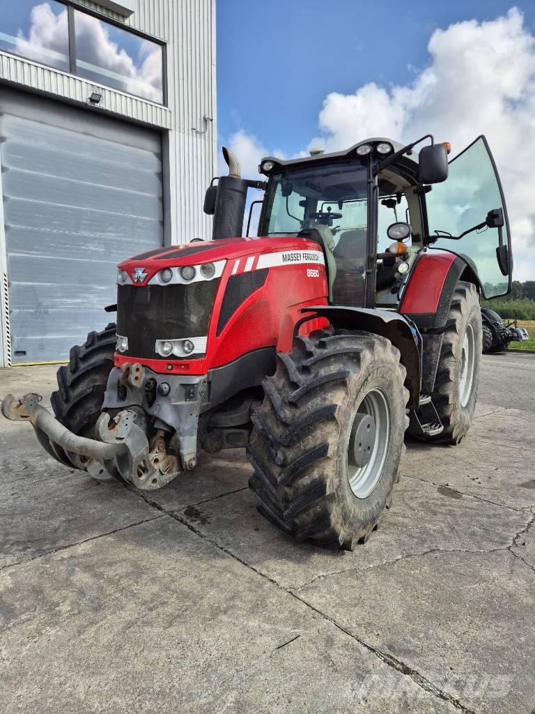 Massey Ferguson 8680 Traktori