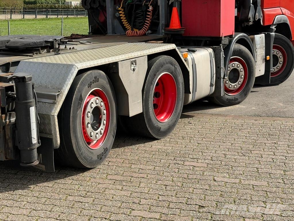 Volvo FH 8x2 CRANE PALFINGER 74tm/Flyjib /WINCH!!TOP NL Trækkere