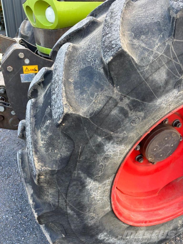 CLAAS ARES 657 ATZ Traktori