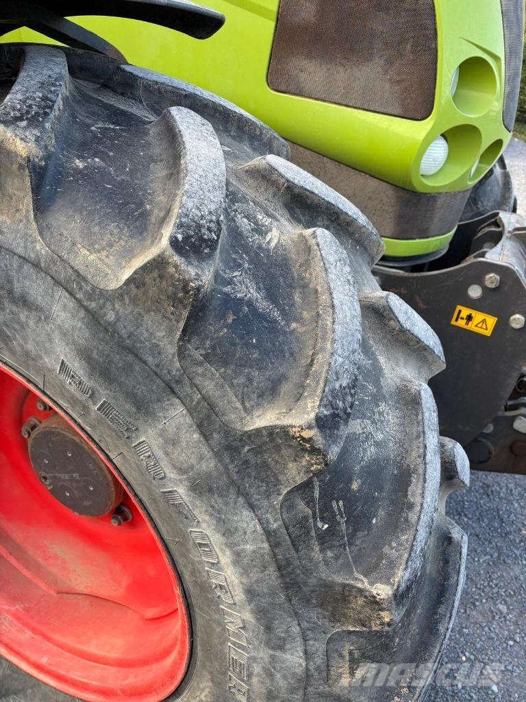 CLAAS ARES 657 ATZ Traktori
