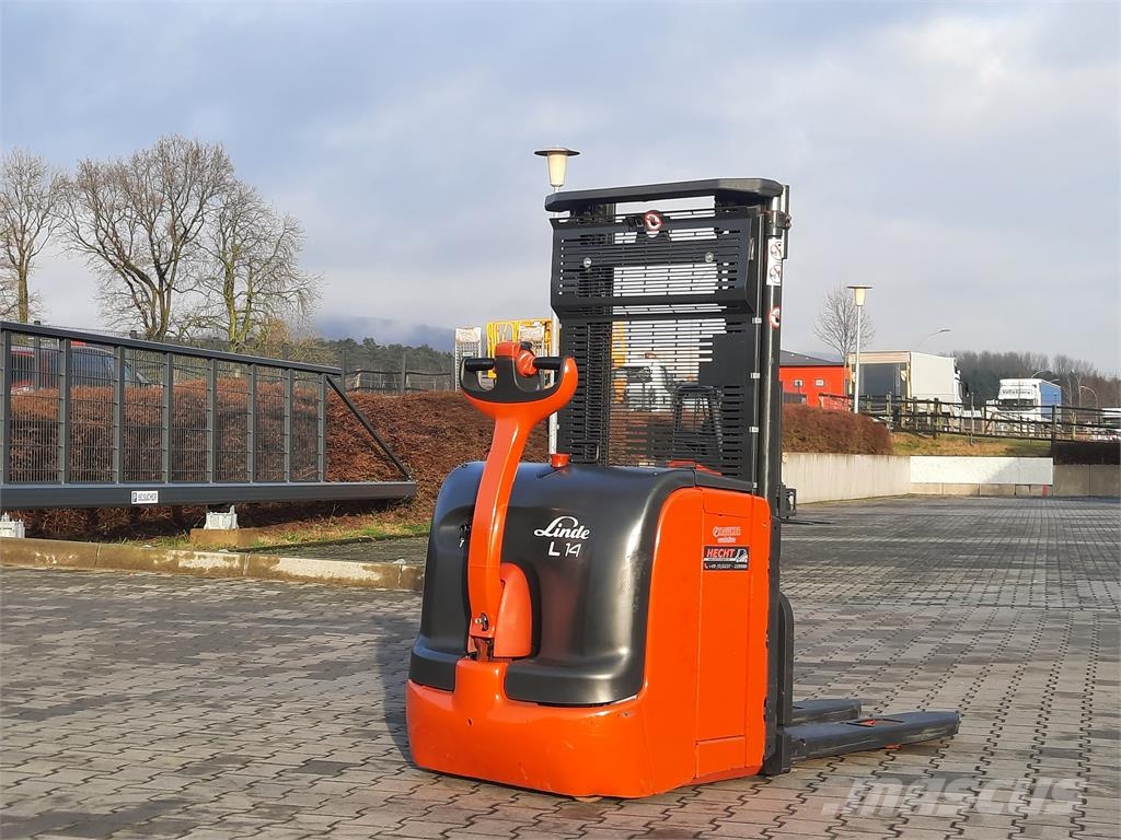 Linde L14 nur 402 Std Batterie 01/22 Stand-in stackers