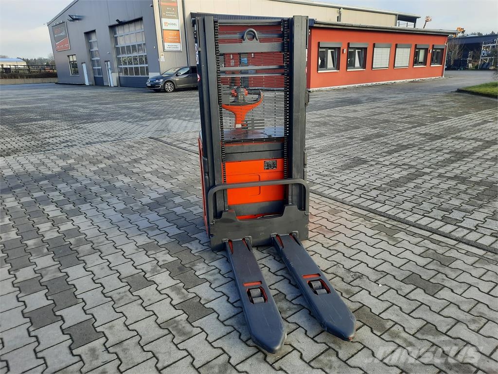 Linde L14 nur 402 Std Batterie 01/22 Stand-in stackers