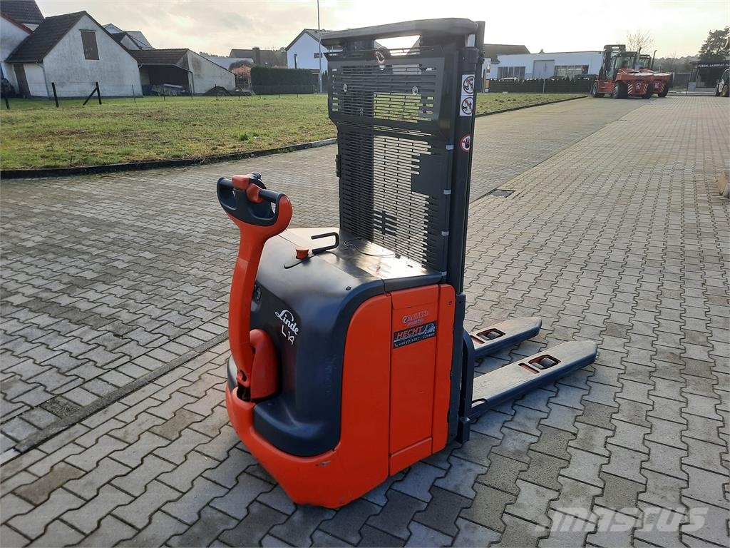 Linde L14 nur 402 Std Batterie 01/22 Stand-in stackers