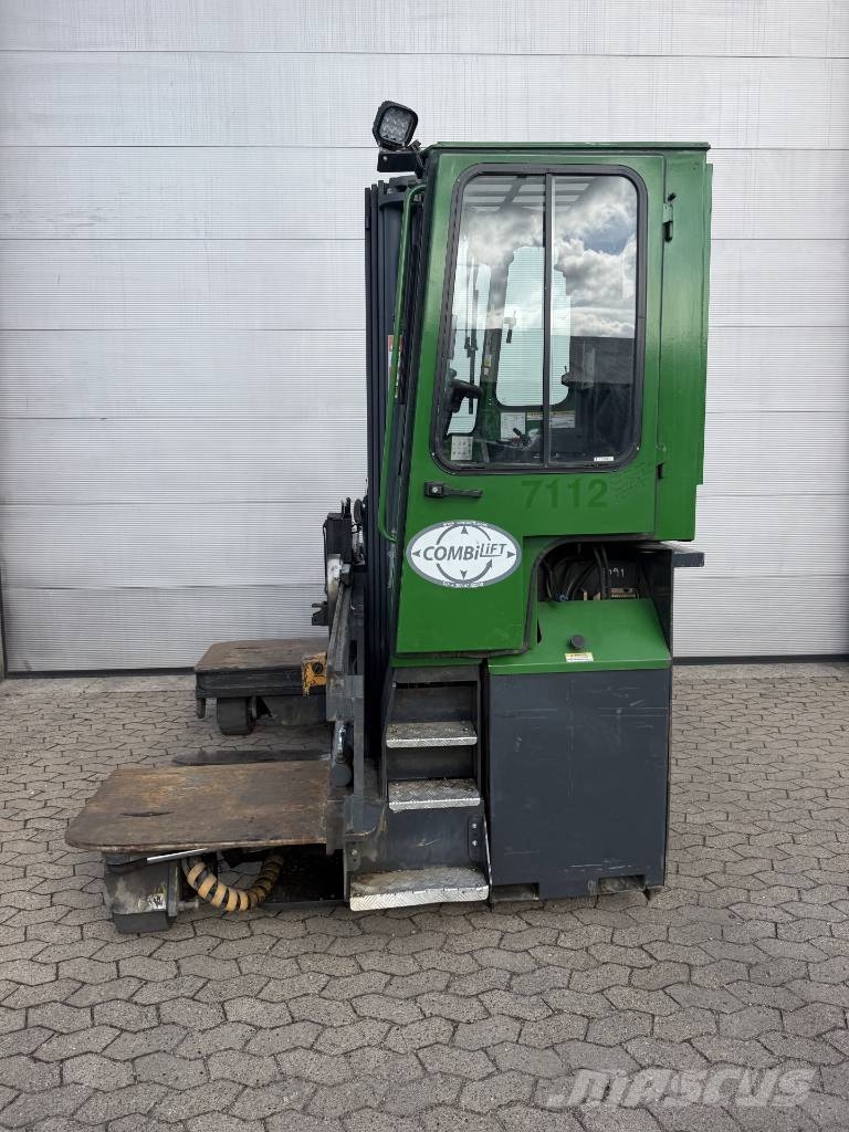 Combilift C3500E Šakiniai krautuvai su privažiavimu iš visų keturių pusių