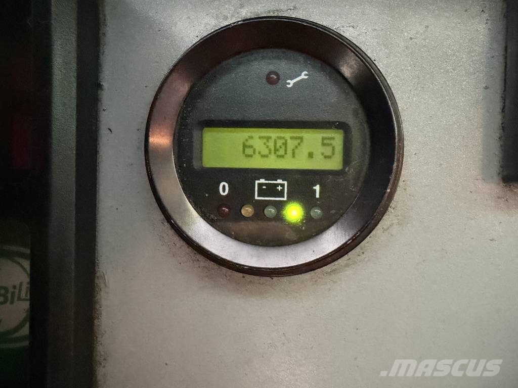 Combilift C3500E Šakiniai krautuvai su privažiavimu iš visų keturių pusių