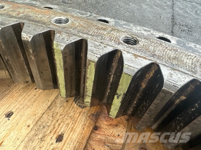 Atlas 1704 M SLEWING RING USED Transmisiones