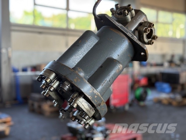 Liebherr R 906 Rotary connection Hydraulik
