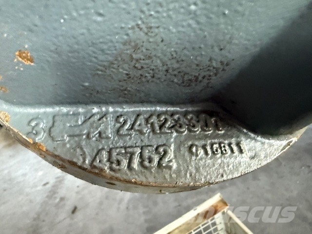 Liebherr R 906 Rotary connection Hydraulik
