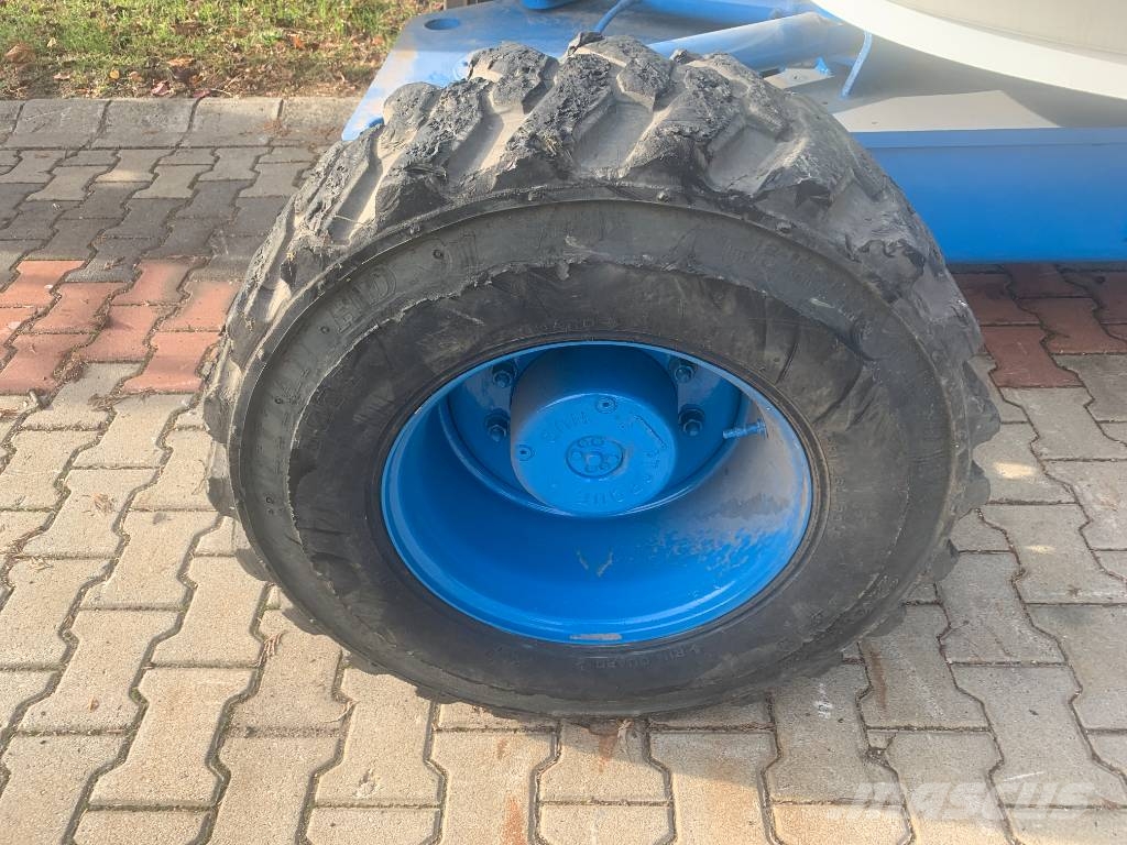 Grove AMZ51XT V-1697 EO Вертикальні щоглові підйомники