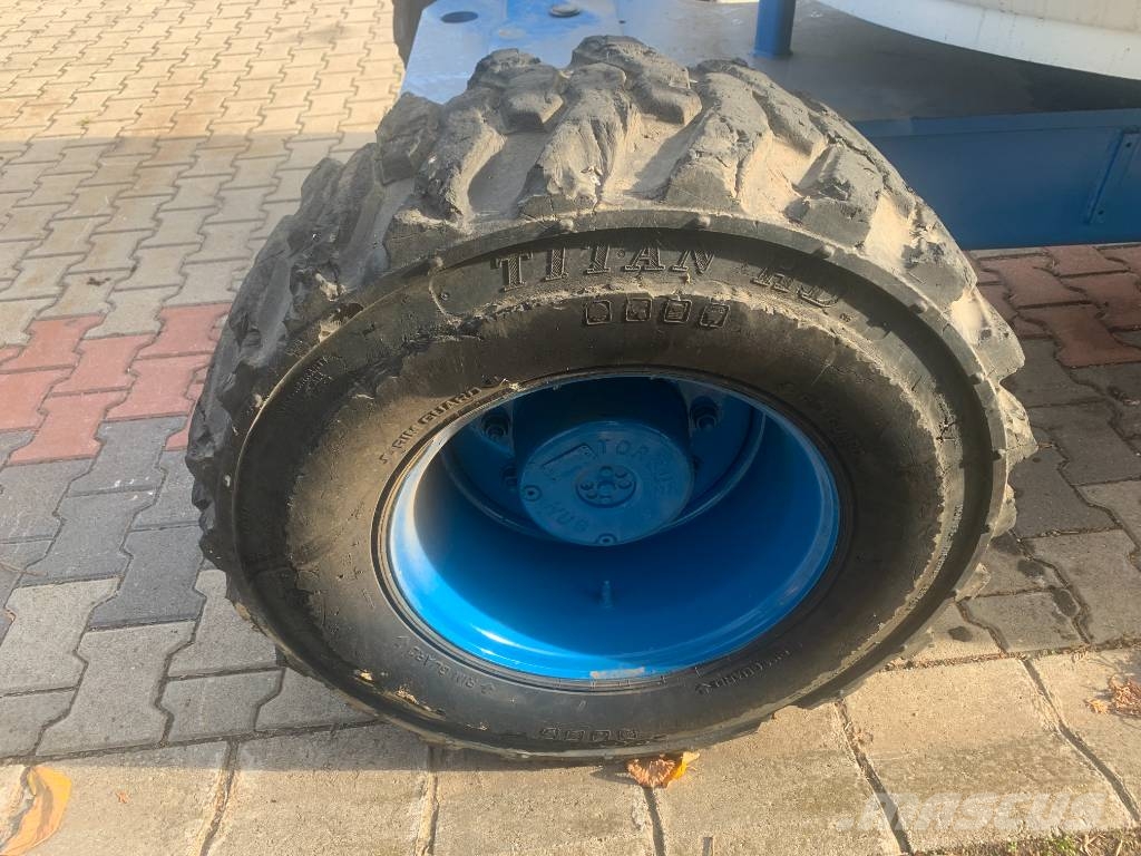 Grove AMZ51XT V-1697 EO Вертикальні щоглові підйомники