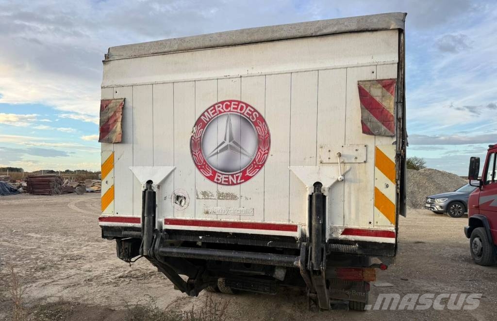 Mercedes-Benz ATEGO 814 4x2 stake body - spring - ram Camiones de cama baja