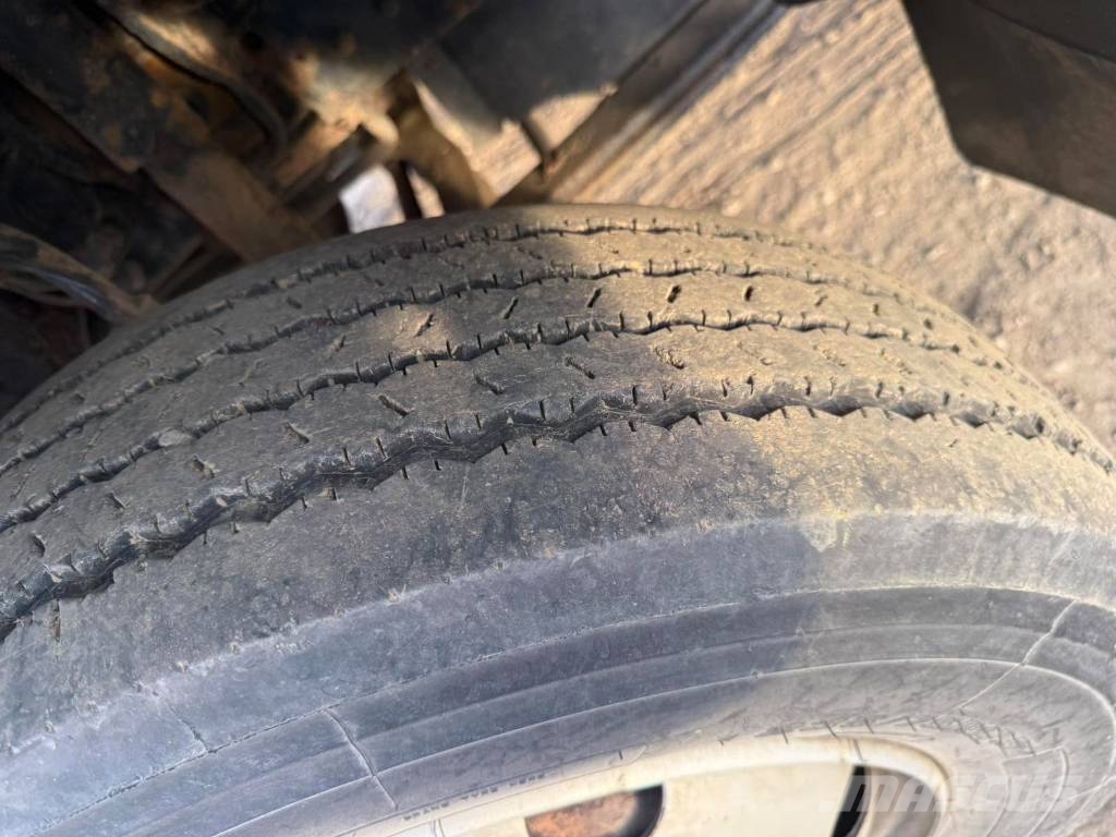 Mercedes-Benz ATEGO 814 4x2 stake body - spring - ram Camiones de cama baja