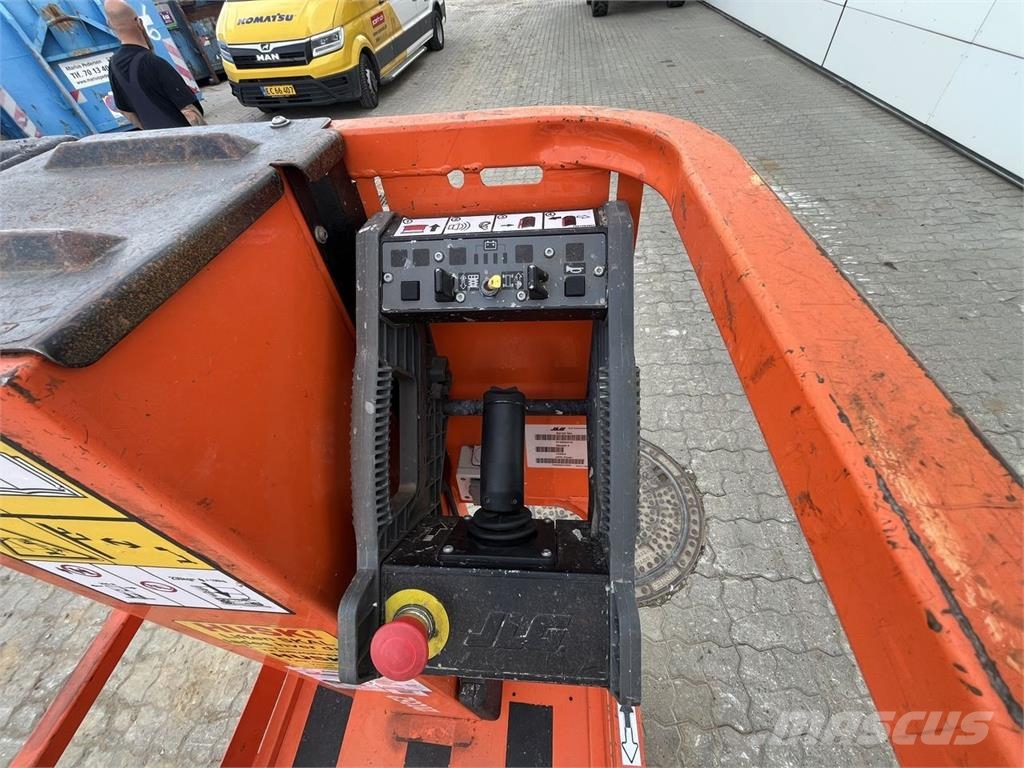 JLG 1230ES Henkilönostimet ja nostolaitteet