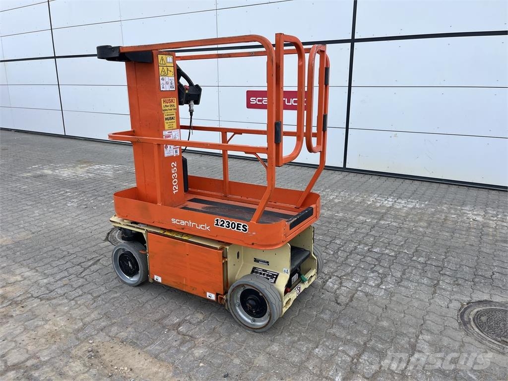 JLG 1230ES Henkilönostimet ja nostolaitteet