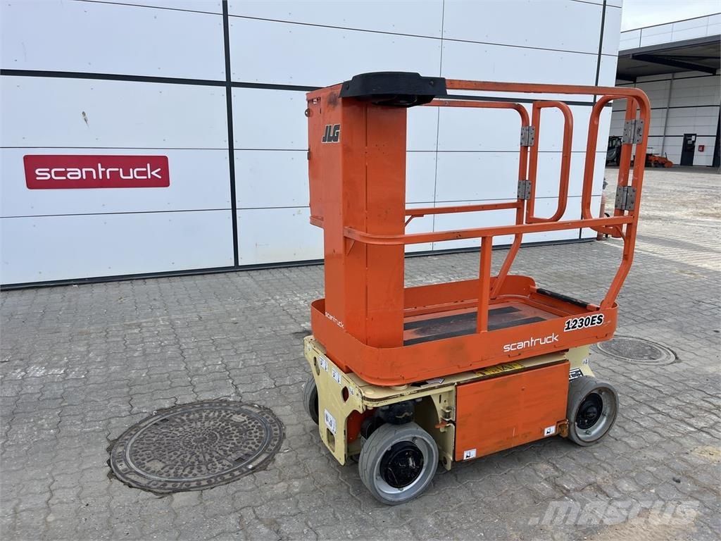 JLG 1230ES Henkilönostimet ja nostolaitteet