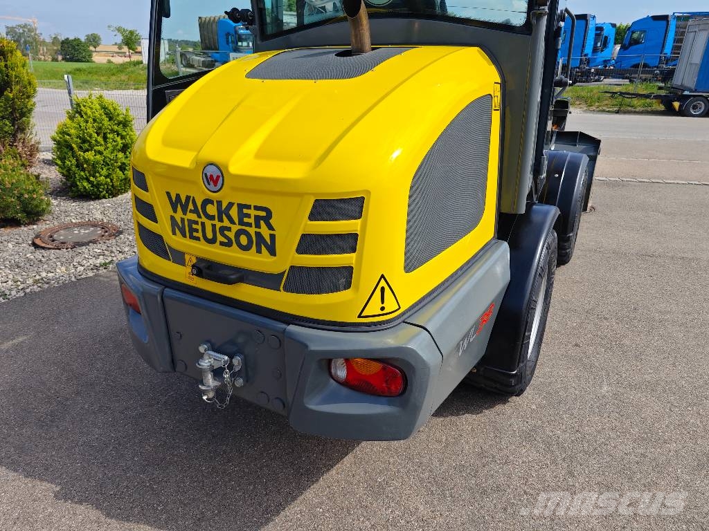 Wacker Neuson WL 38 لوادر بعجل