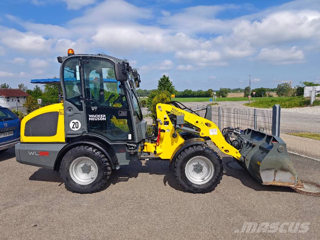 Wacker Neuson WL 38 لوادر بعجل