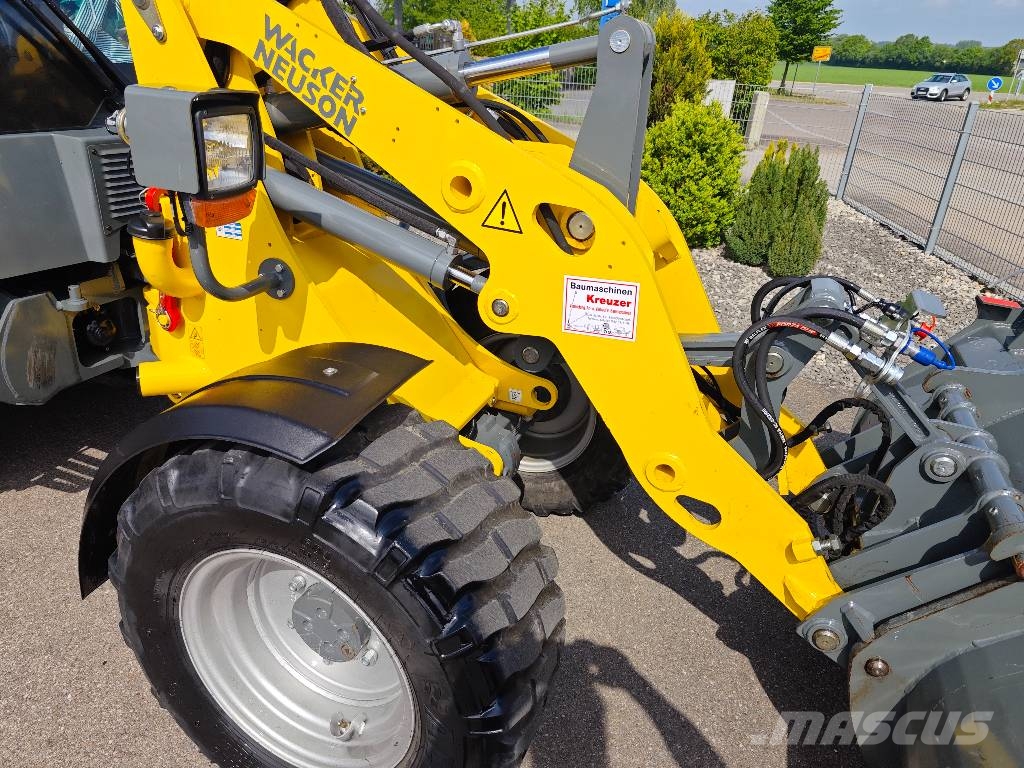 Wacker Neuson WL 38 لوادر بعجل