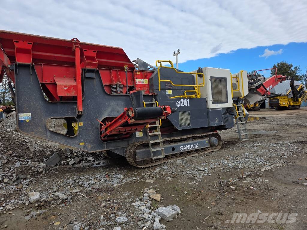 Sandvik QJ 241 Mobilni drobilniki