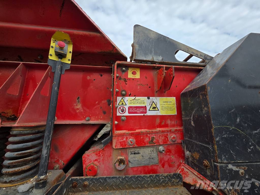 Sandvik QJ 241 Mobilni drobilniki