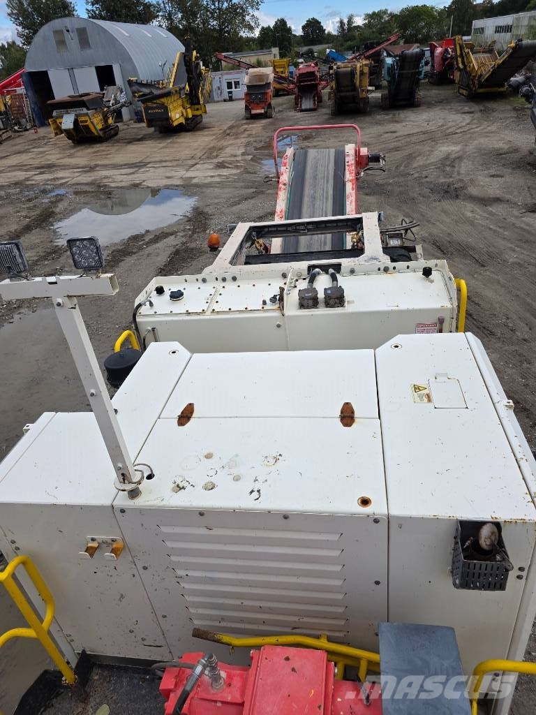 Sandvik QJ 241 Mobilni drobilniki