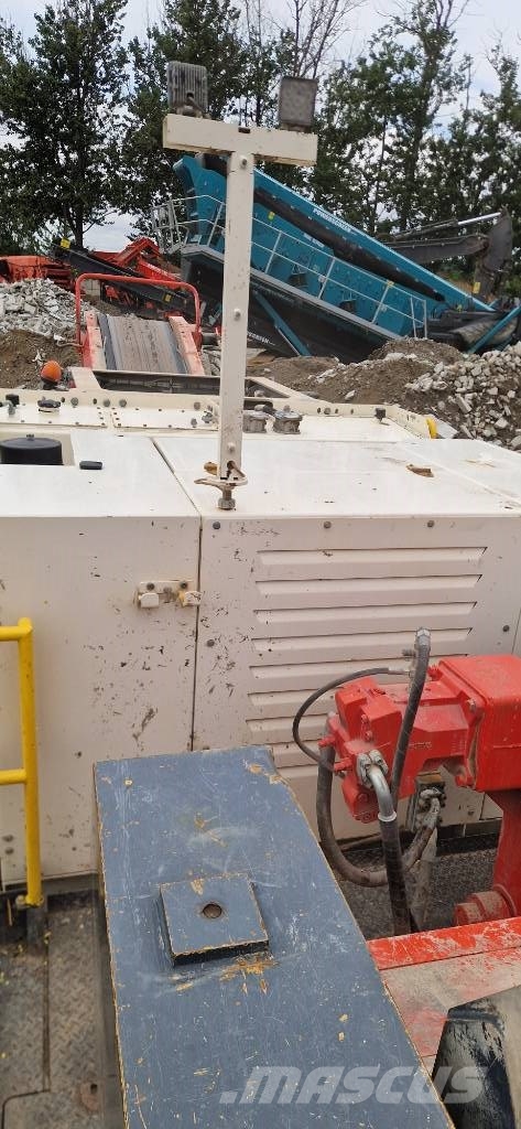 Sandvik QJ 241 Mobilni drobilniki
