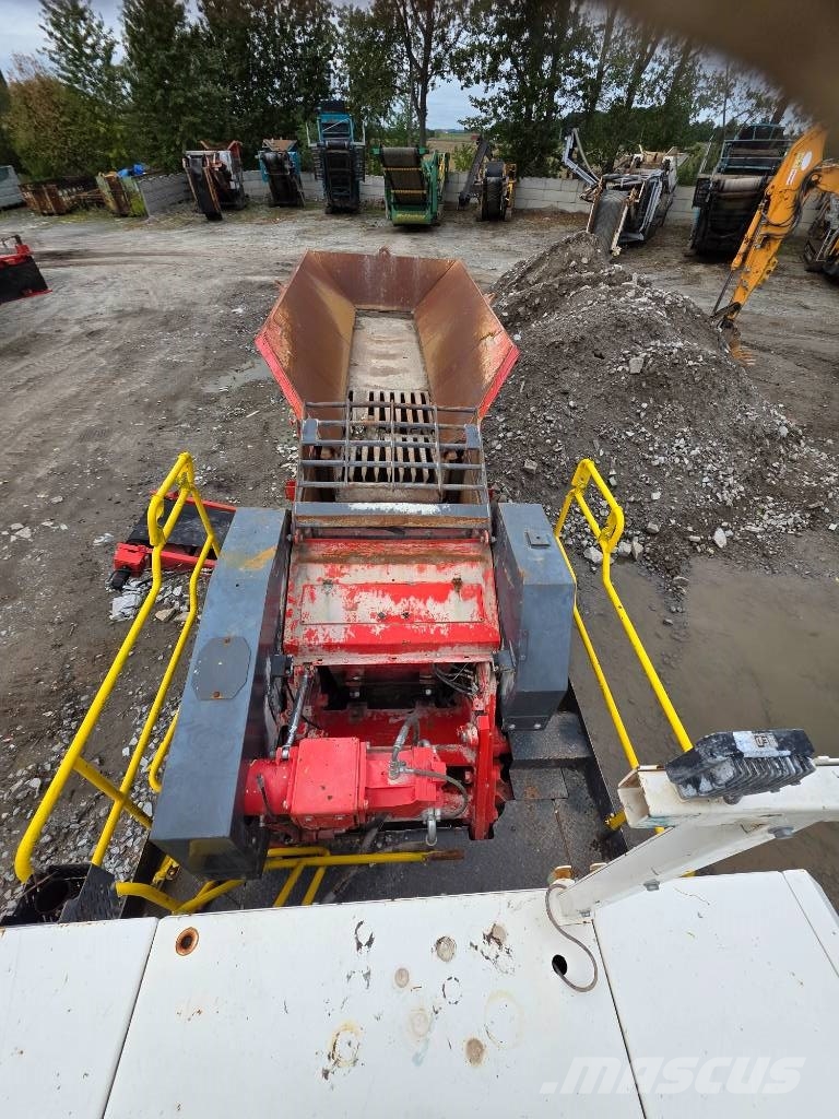 Sandvik QJ 241 Mobilni drobilniki