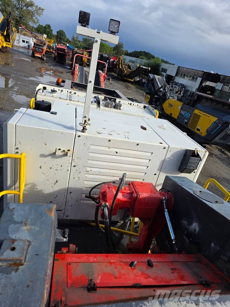Sandvik QJ 241 Mobilni drobilniki