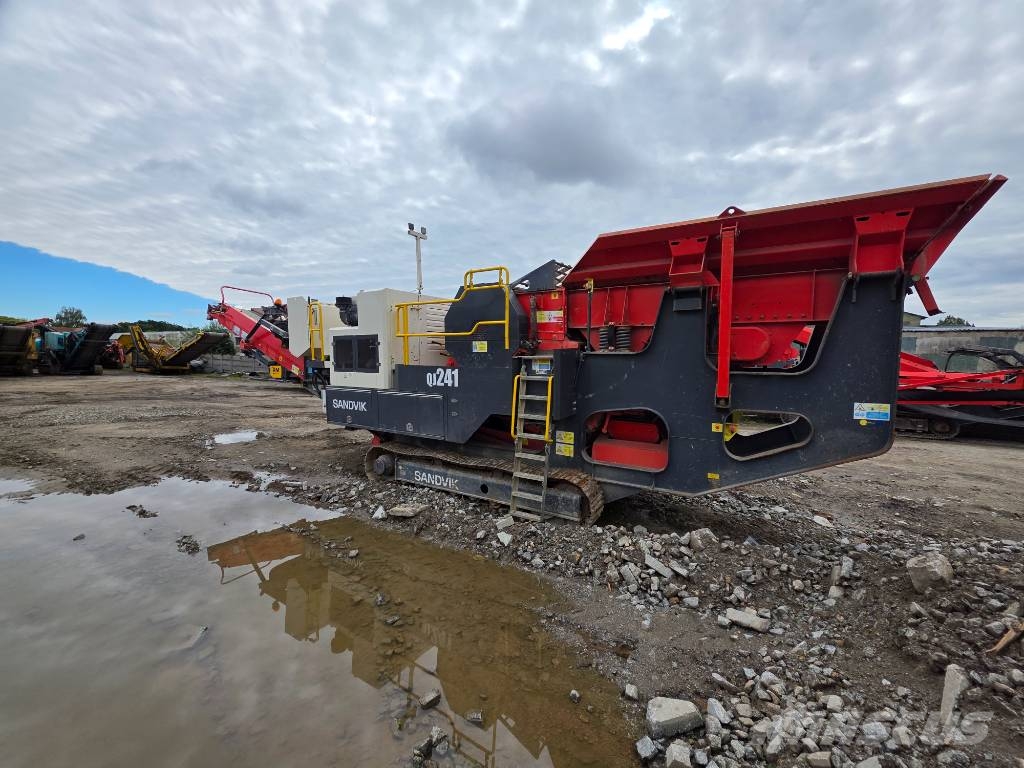 Sandvik QJ 241 Mobilni drobilniki