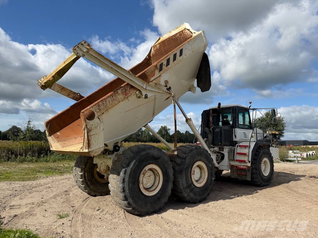 Bell B 40 D 9625 hrs!! 2 units available Dumpperit