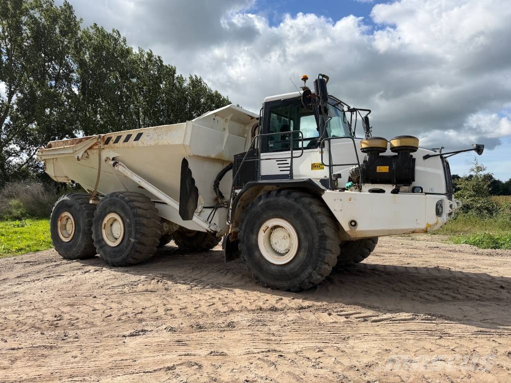 Bell B 40 D 9625 hrs!! 2 units available Dumpperit