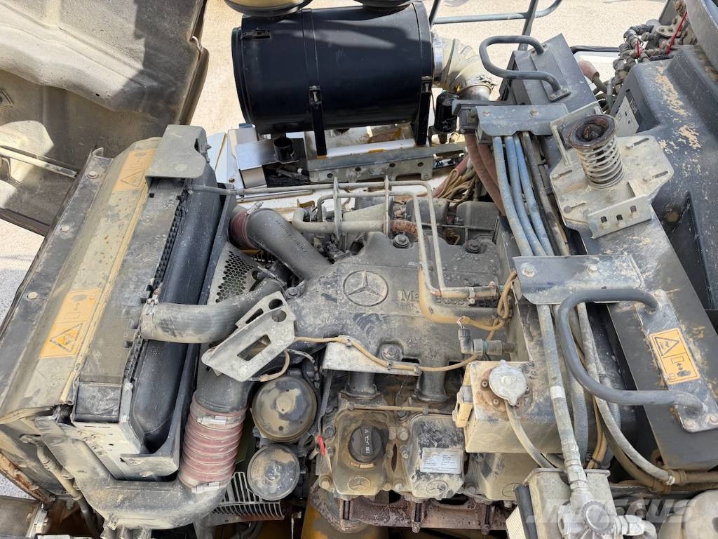 Bell B 40 D 9625 hrs!! 2 units available Dumpperit