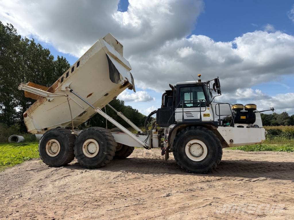 Bell B 40 D 9625 hrs!! 2 units available Dumpperit