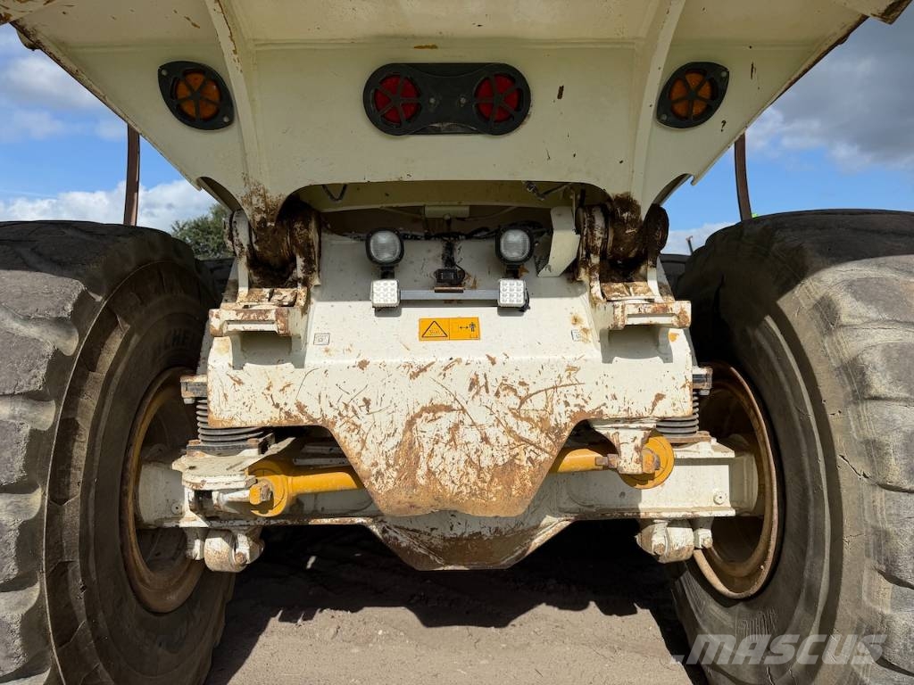 Bell B 40 D 9625 hrs!! 2 units available Dumpperit